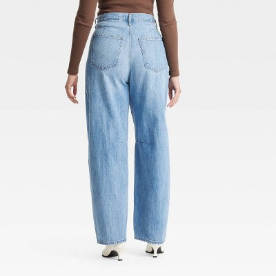 New - Universal Thread Women's Jeans Curved Leg High-Rise Relaxed Denim Universal ThreadBullseye Deals