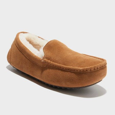 New - dluxe by dearfoams Men's Nelson Shearling Moccasin Slippers dluxe by dearfoamsBullseye Deals