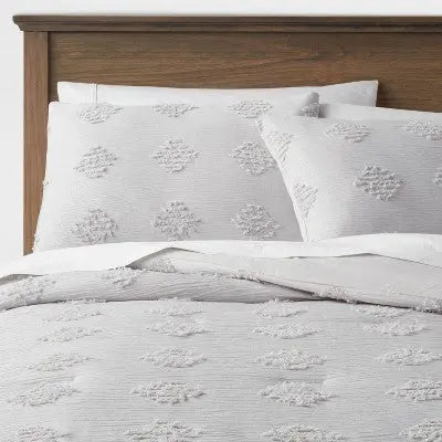 New - Threshold Tufted Comforter Set Solid Year-Round Fabric ThresholdBullseye Deals