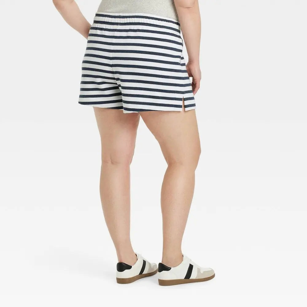 New - Universal Thread Women's Low Top Lace-Up Fashion Sneakers Memory Foam Insole Fit Universal ThreadBullseye Deals