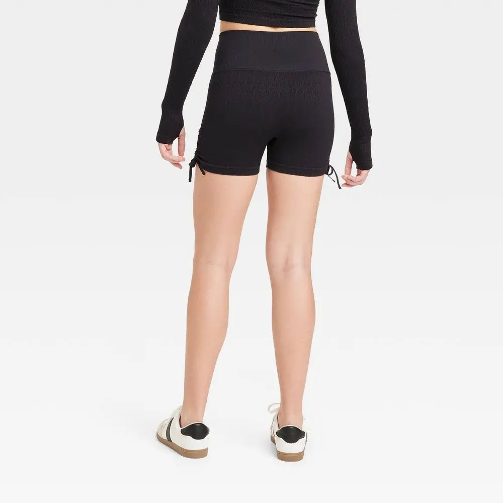 New - Universal Thread Women's Low Top Lace-Up Fashion Sneakers Memory Foam Insole Fit Universal ThreadBullseye Deals