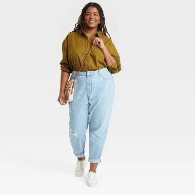 New - Universal Thread Women's Mid-Rise Distressed Boyfriend Jeans Ankle-Length Relaxed Fit, Light Wash Universal ThreadBullseye Deals