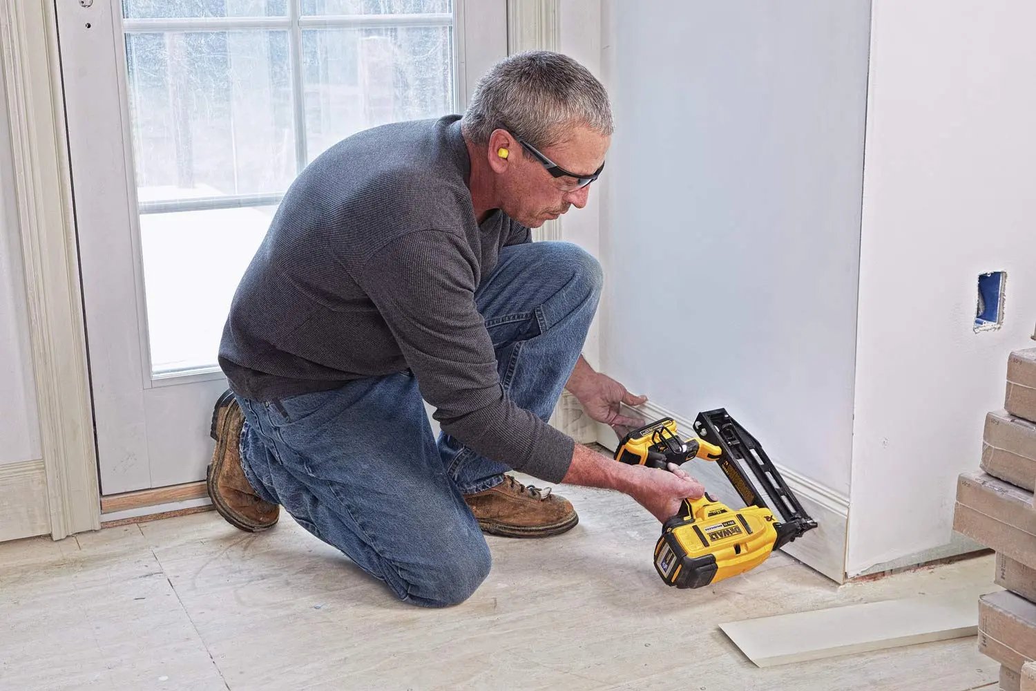 Open Box -  DEWALT 20-Volt MAX XR 16-Gauge Lithium-Ion Cordless Finish Nailer (Tool-Only) DEWALTBullseye Deals