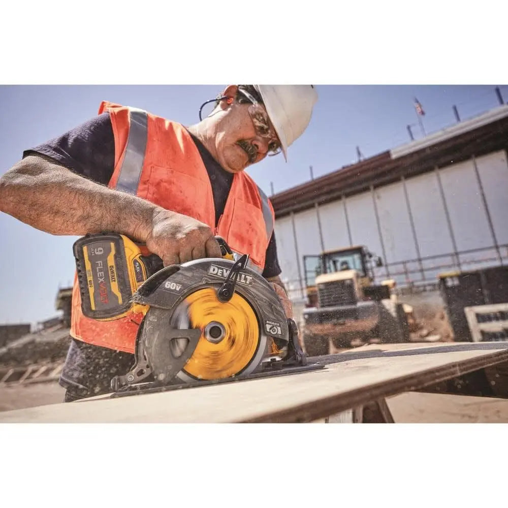 Open Box -  DEWALT FLEXVOLT 60-Volt MAX 7-1/4 in. Cordless Brushless Circular Saw (Tool-Only) DEWALTBullseye Deals