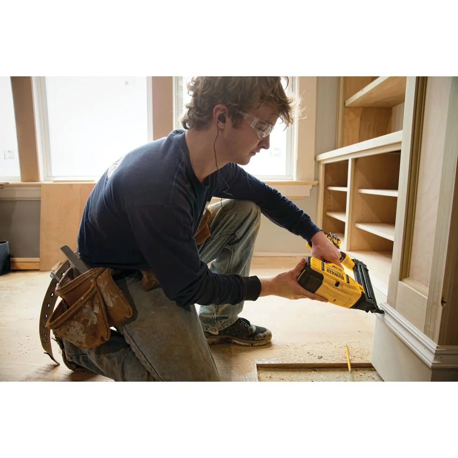 Open Box - DeWalt DCN680D1 20-Volt Max Lithium-Ion 18-Gauge Cordless Brad Nailer Kit DEWALTBullseye Deals