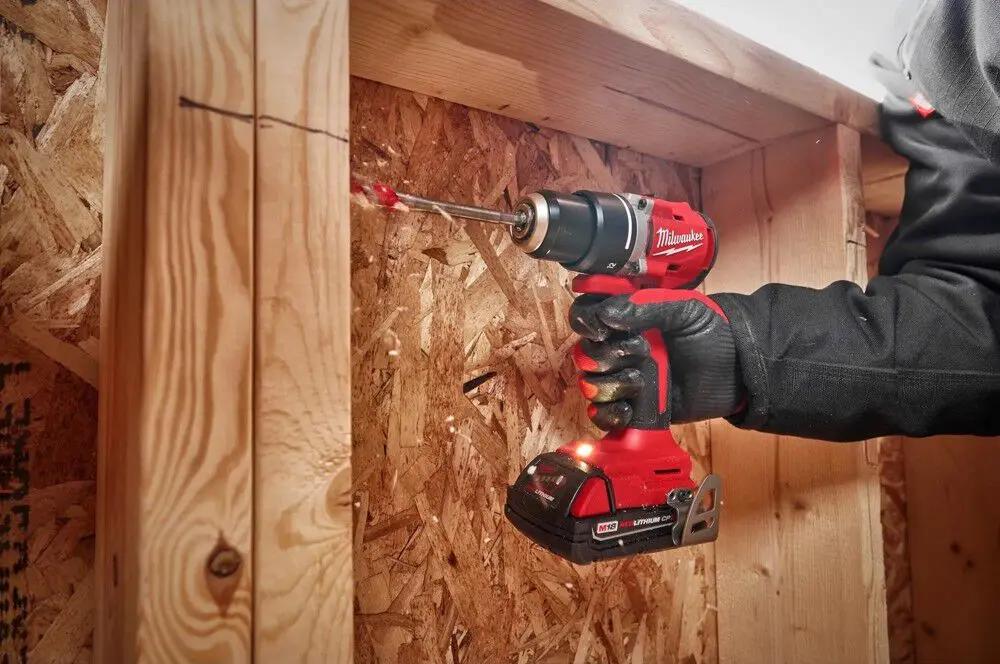 Open Box -  Milwaukee 48-11-1820 M18 18-Volt Lithium-Ion 2.0 Ah Compact Battery MilwaukeeBullseye Deals