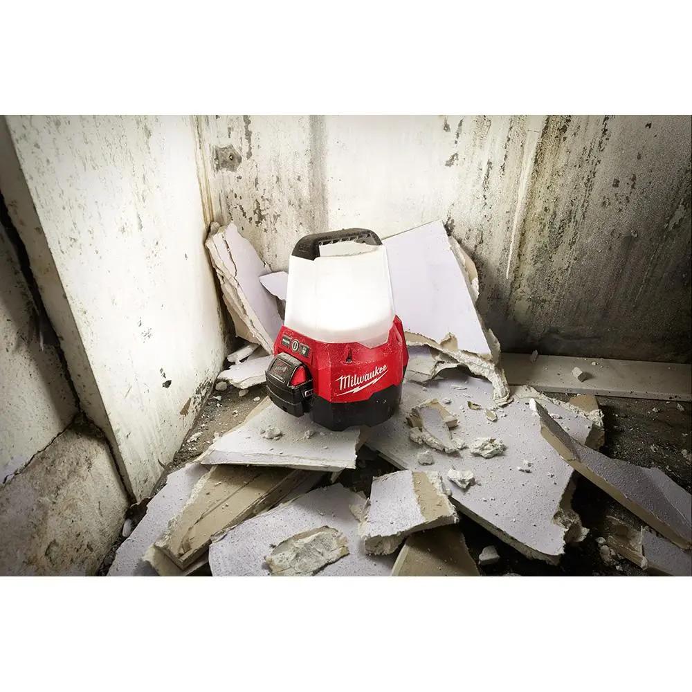 Open Box -  Milwaukee M18 18-Volt 2200 Lumens Cordless Compact Site Light Tool-Only MilwaukeeBullseye Deals