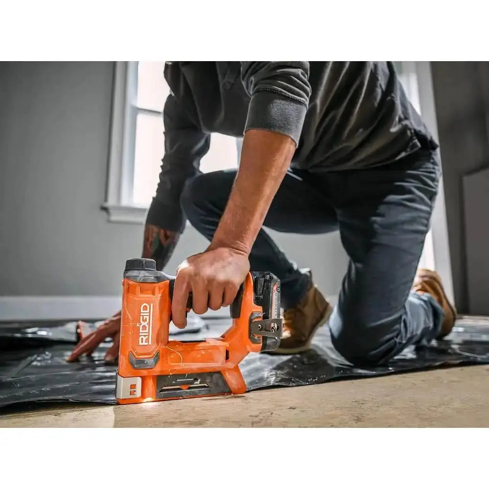 Open Box -  RIDGID 18V Cordless 3/8-inch Crown Stapler (Tool-Only) - Secondipity