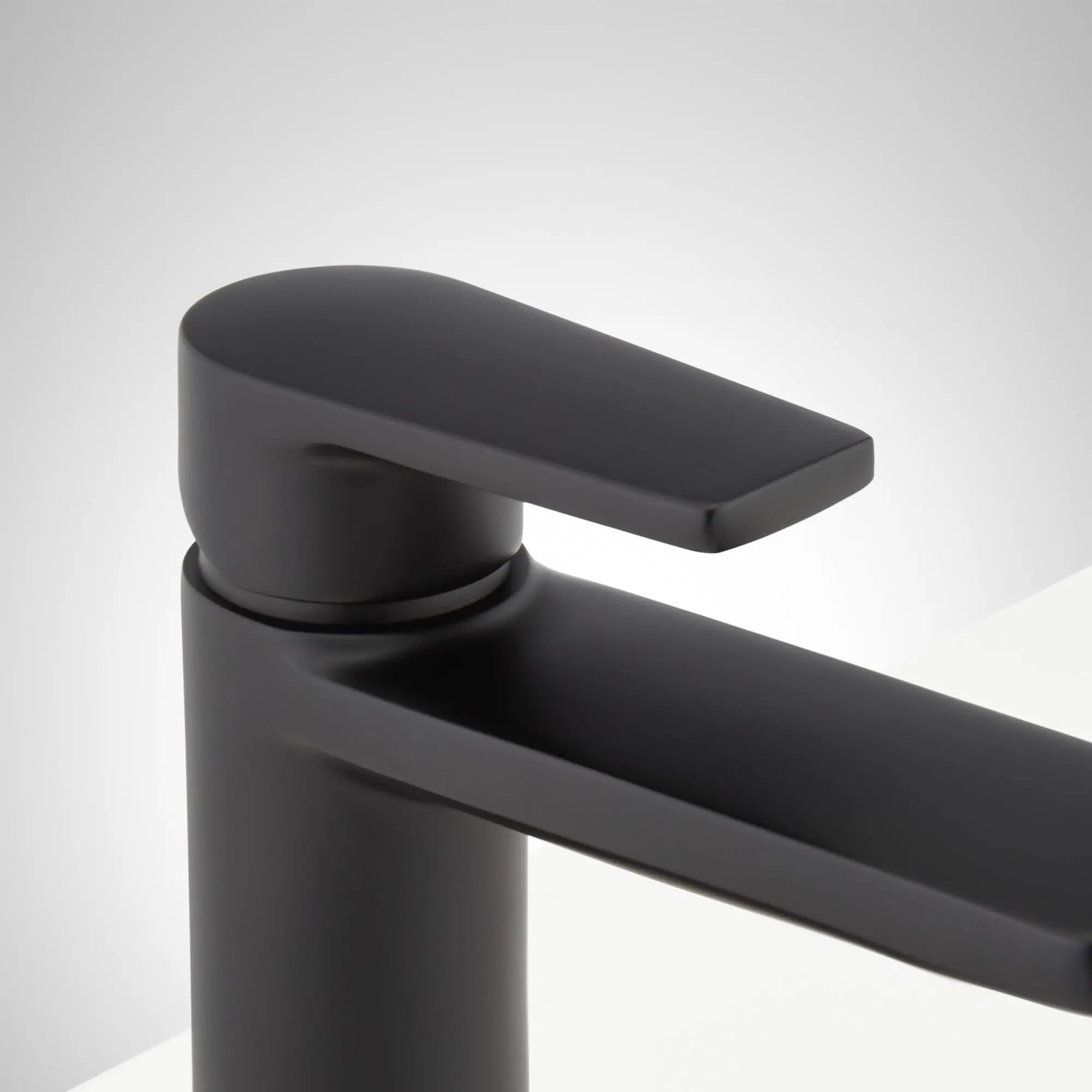 Open Box - Signature Hardware 482716 - Bathroom Sink Faucets Faucet Signature HardwareBullseye Deals