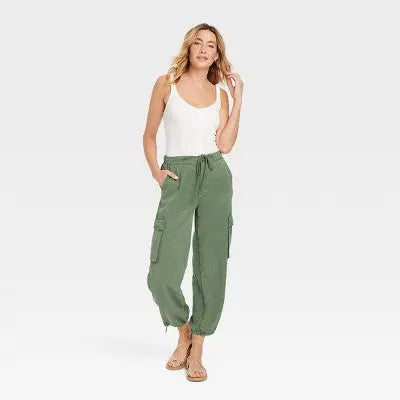 Universal Thread Women's Cargo Pants High-Rise Straight Leg Casual Fit Universal ThreadBullseye Deals