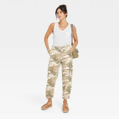 Universal Thread Women's Cargo Pants High-Rise Straight Leg Casual Fit Universal ThreadBullseye Deals