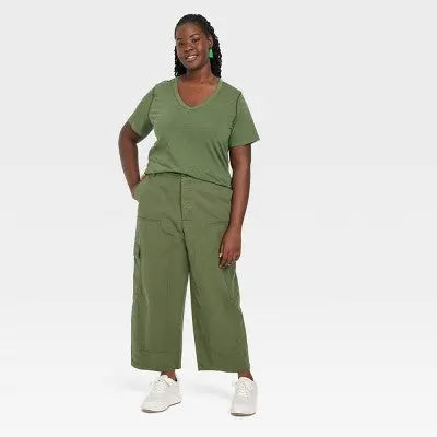 Universal Thread Women's Cropped High-Rise Cargo Pants Straight Leg Casual Fit Universal ThreadBullseye Deals