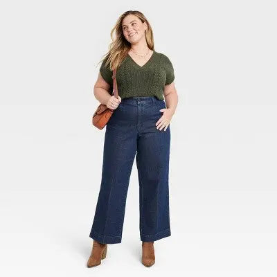 Universal Thread Women's High Waisted Wide Leg Cropped High-Rise Jeans, Dark Wash Universal ThreadBullseye Deals