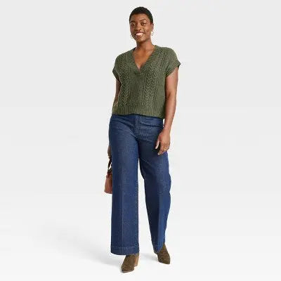 Universal Thread Women's High Waisted Wide Leg Cropped High-Rise Jeans, Dark Wash Universal ThreadBullseye Deals