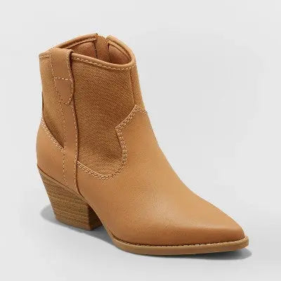 Universal Thread Women's Kay Western Boots 2.5