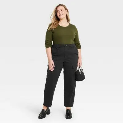 Women's High-Rise Loose Fit Utility Cargo Pants - Universal Thread Universal ThreadBullseye Deals