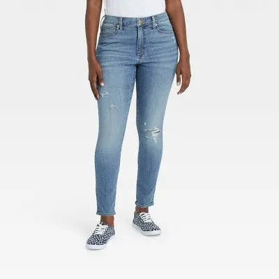 Women's High-Rise Skinny Jeans - Universal Thread Medium Wash Universal ThreadBullseye Deals