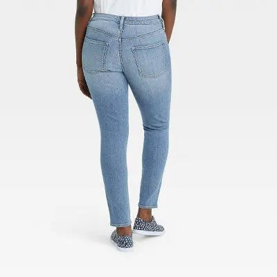 Women's High-Rise Skinny Jeans - Universal Thread Medium Wash Universal ThreadBullseye Deals